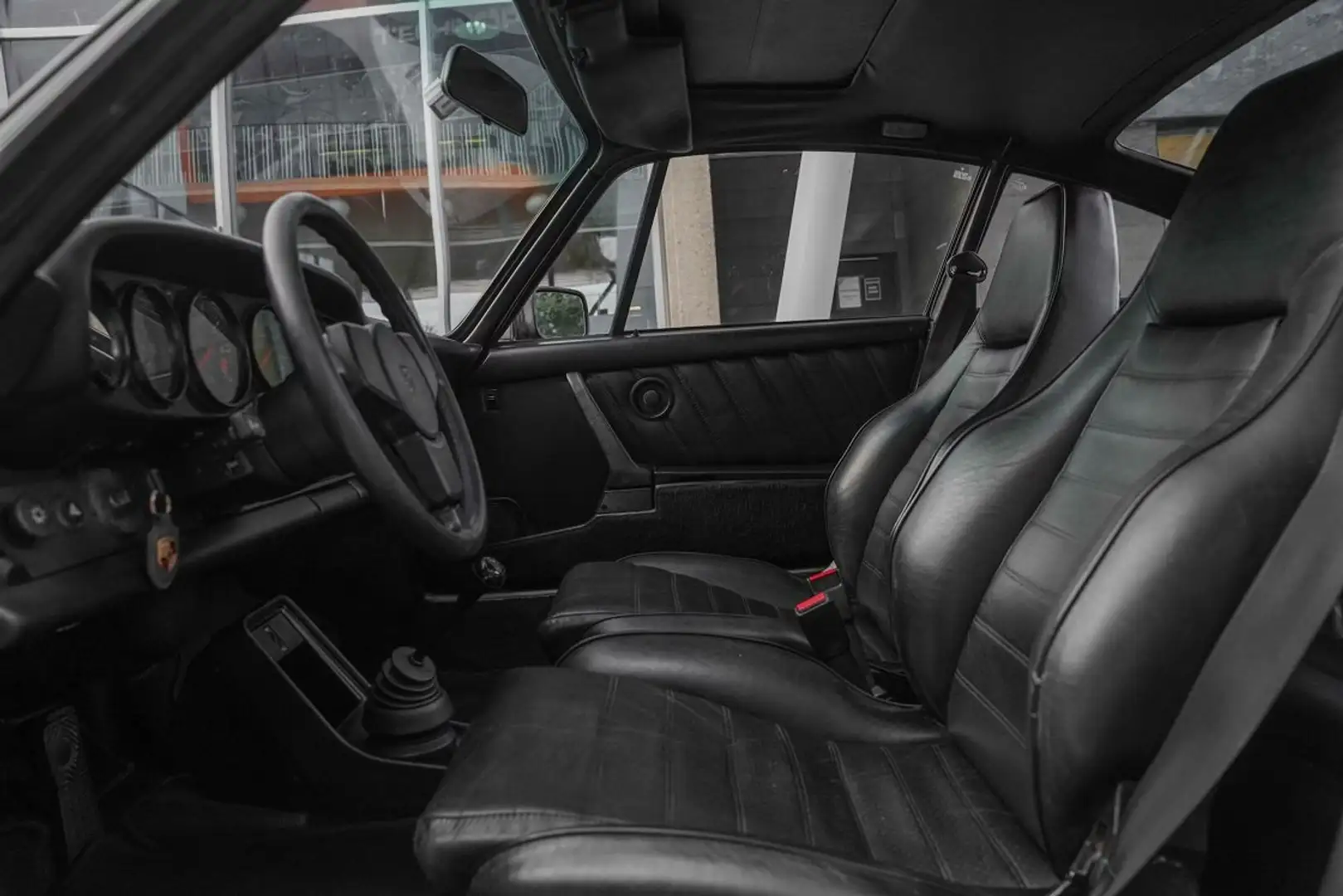 Porsche 911 911 Carrera Cabriolet - 1