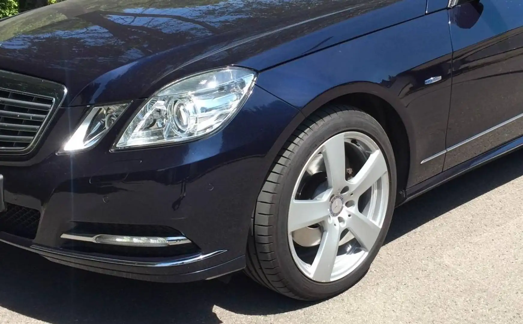 Mercedes-Benz E 250 E 250 T Elegance CDI Automatik Blau - 1