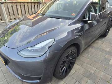 Model Y Long Range AWD 75kWh EnH Autopilot - BTW