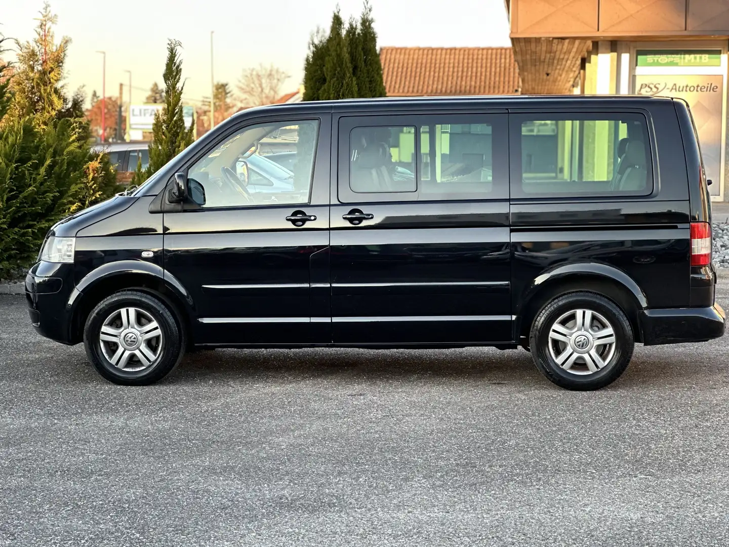 Volkswagen T5 California Multivan Highline crna - 2