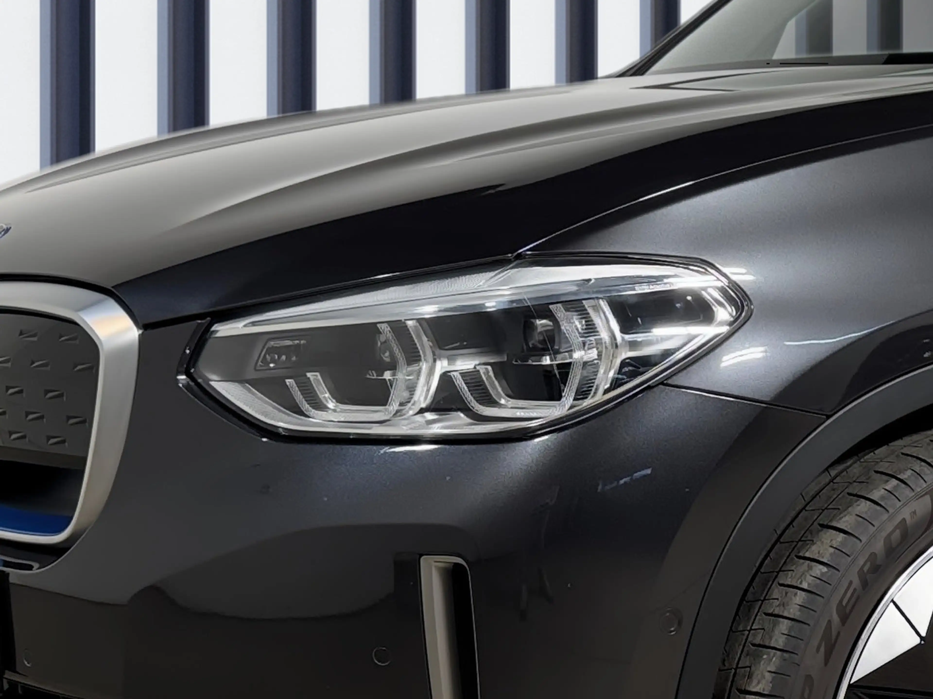 BMW iX3 — photo 3