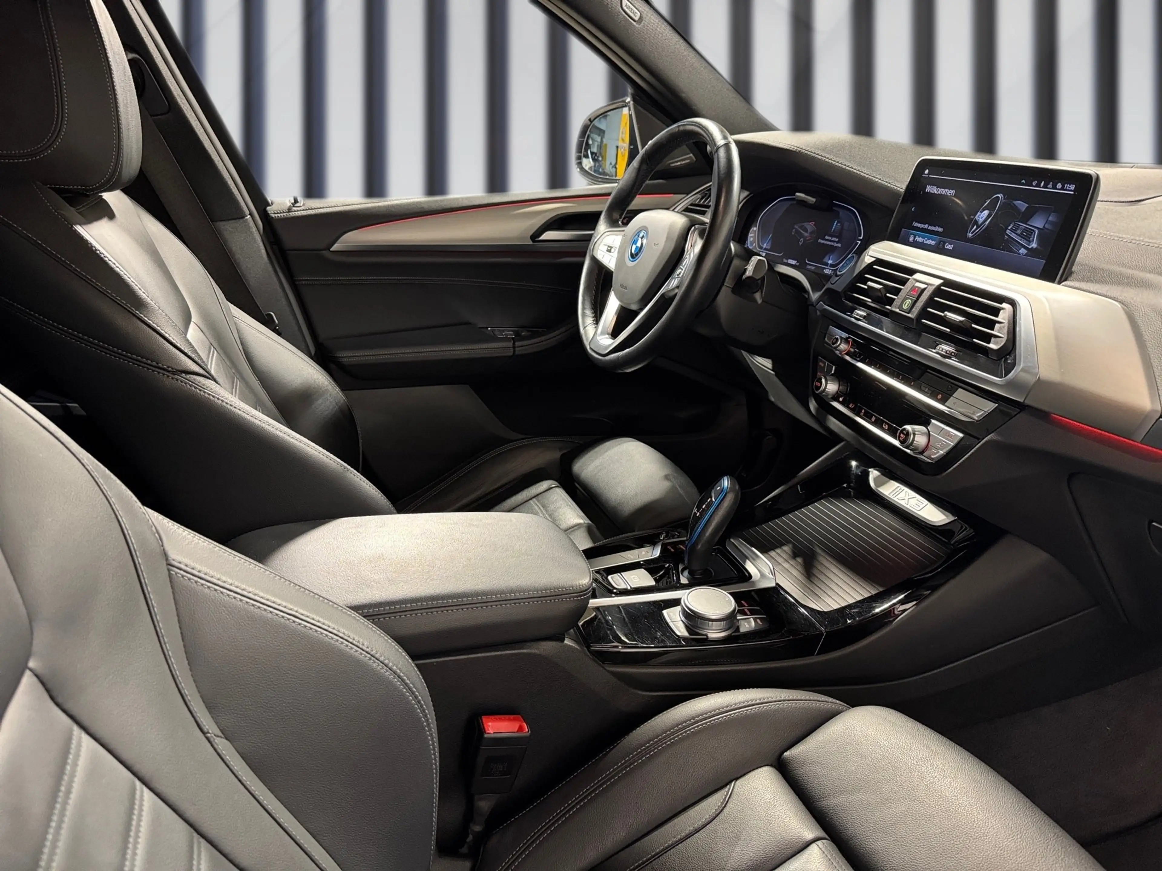 BMW iX3 — photo 14