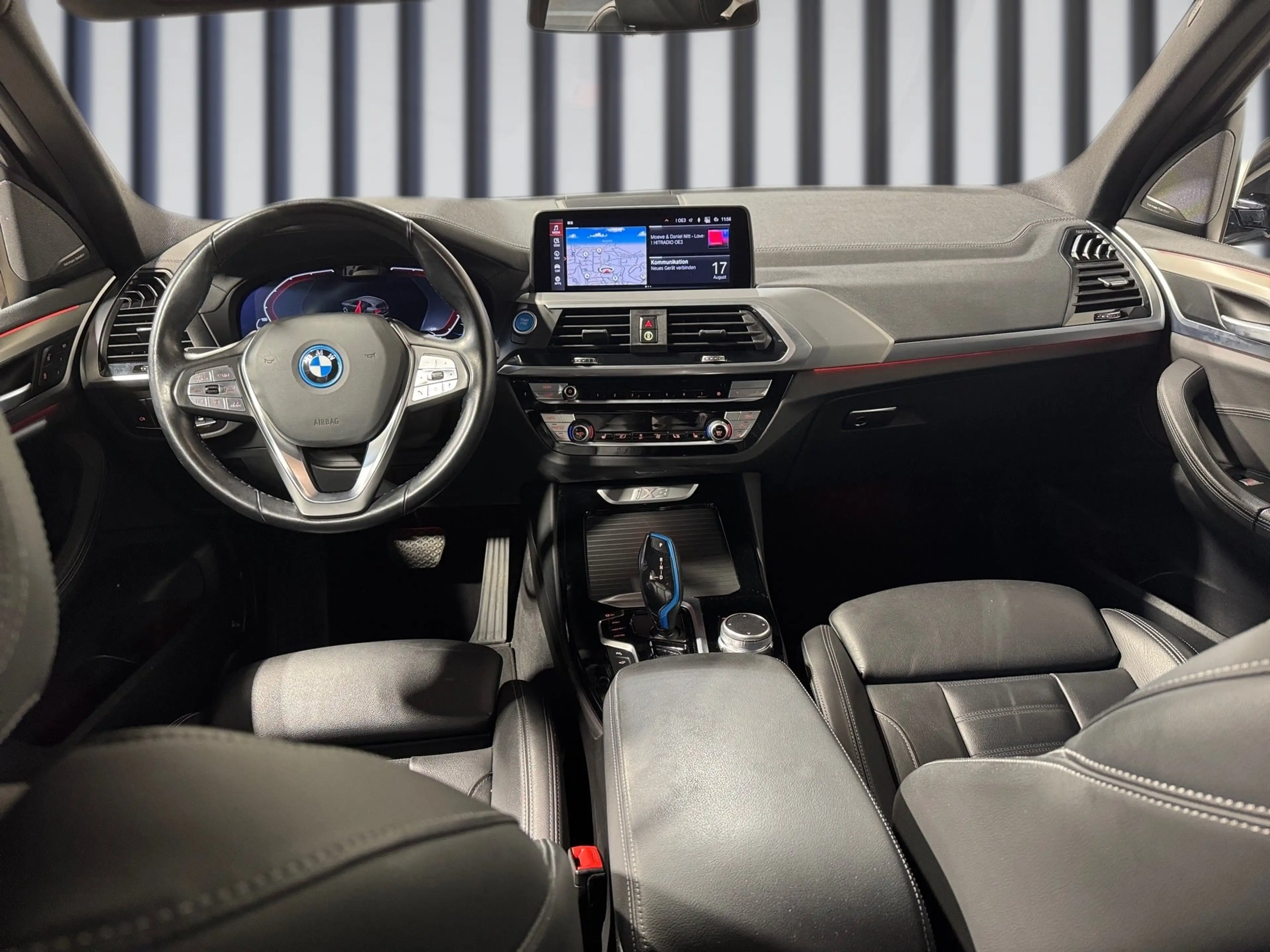 BMW iX3 — photo 10