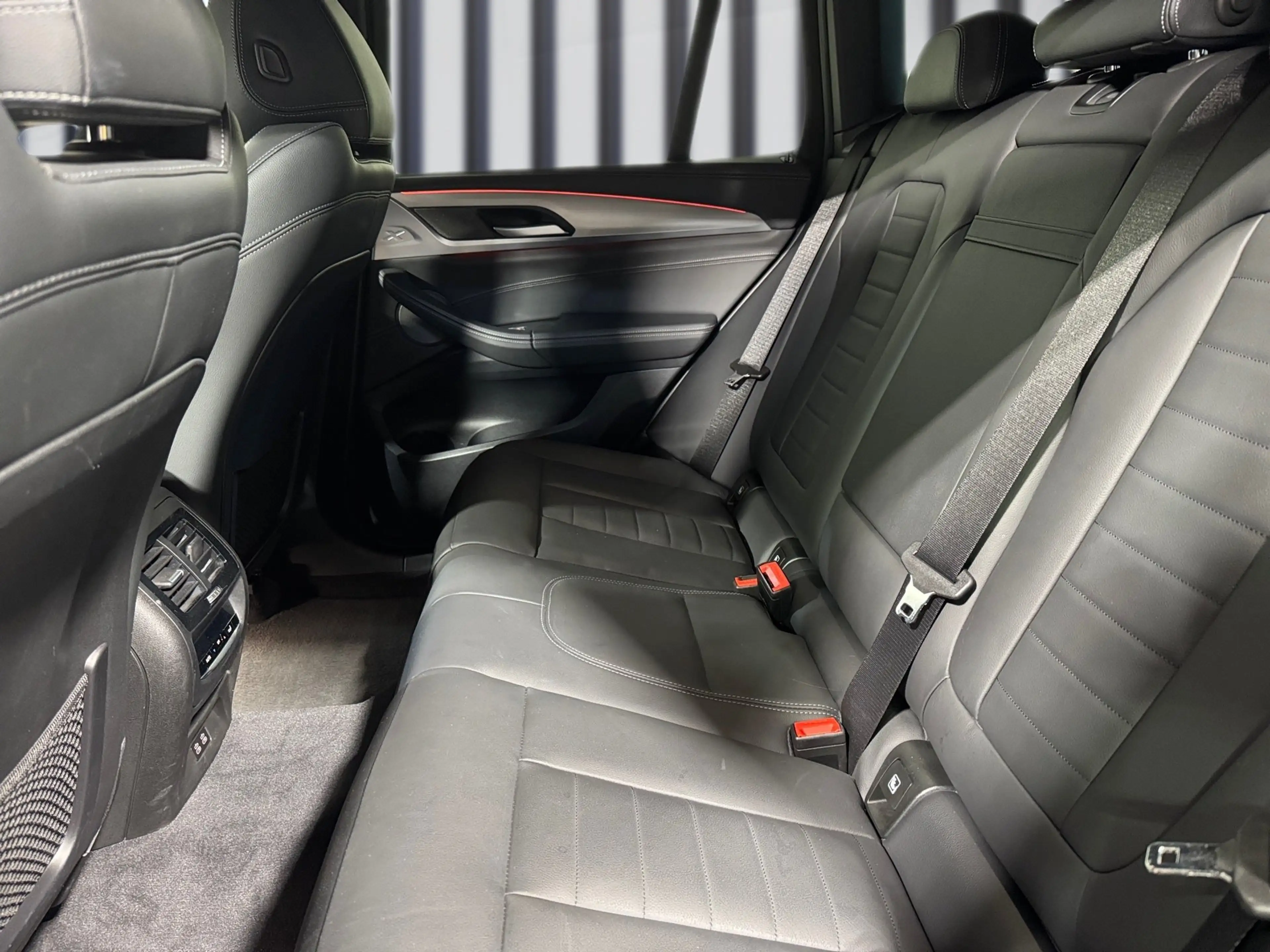 BMW iX3 — photo 8