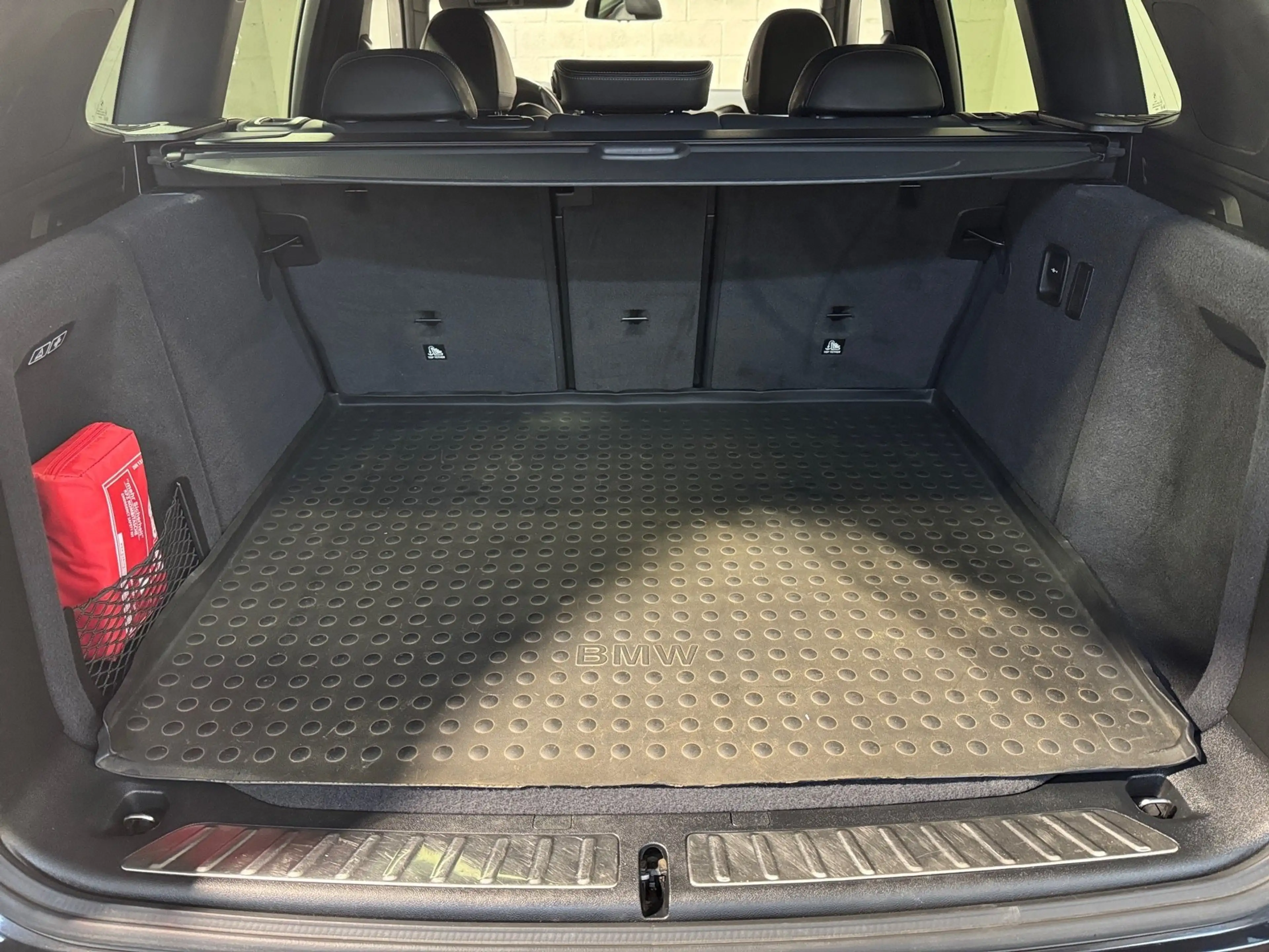 BMW iX3 — photo 12