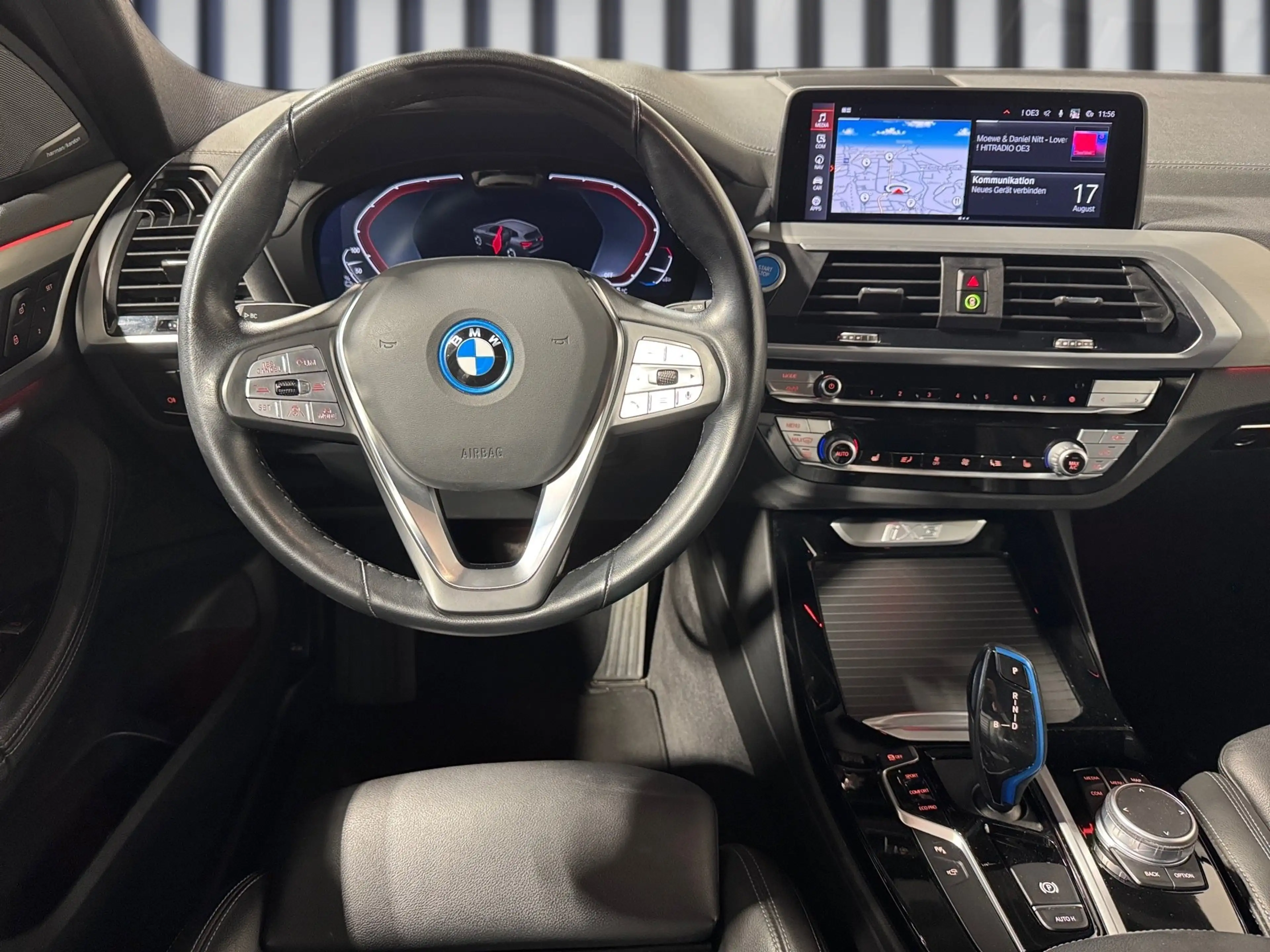 BMW iX3 — photo 9