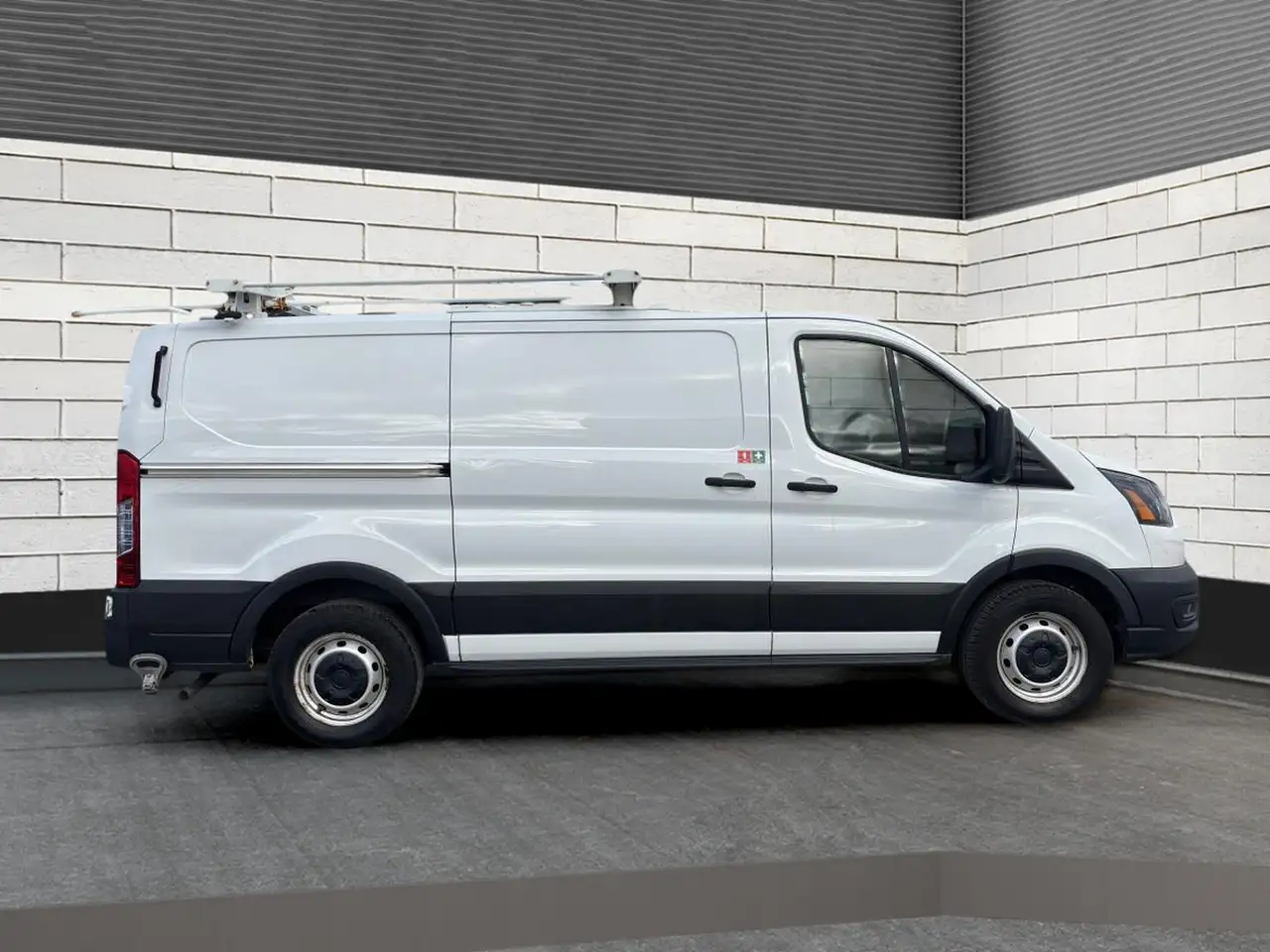 Ford Transit Cargo Van снимка Ford Transit Cargo Van