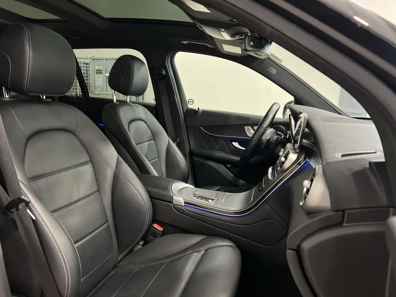 Mercedes-Benz GLC снимка Mercedes-Benz GLC