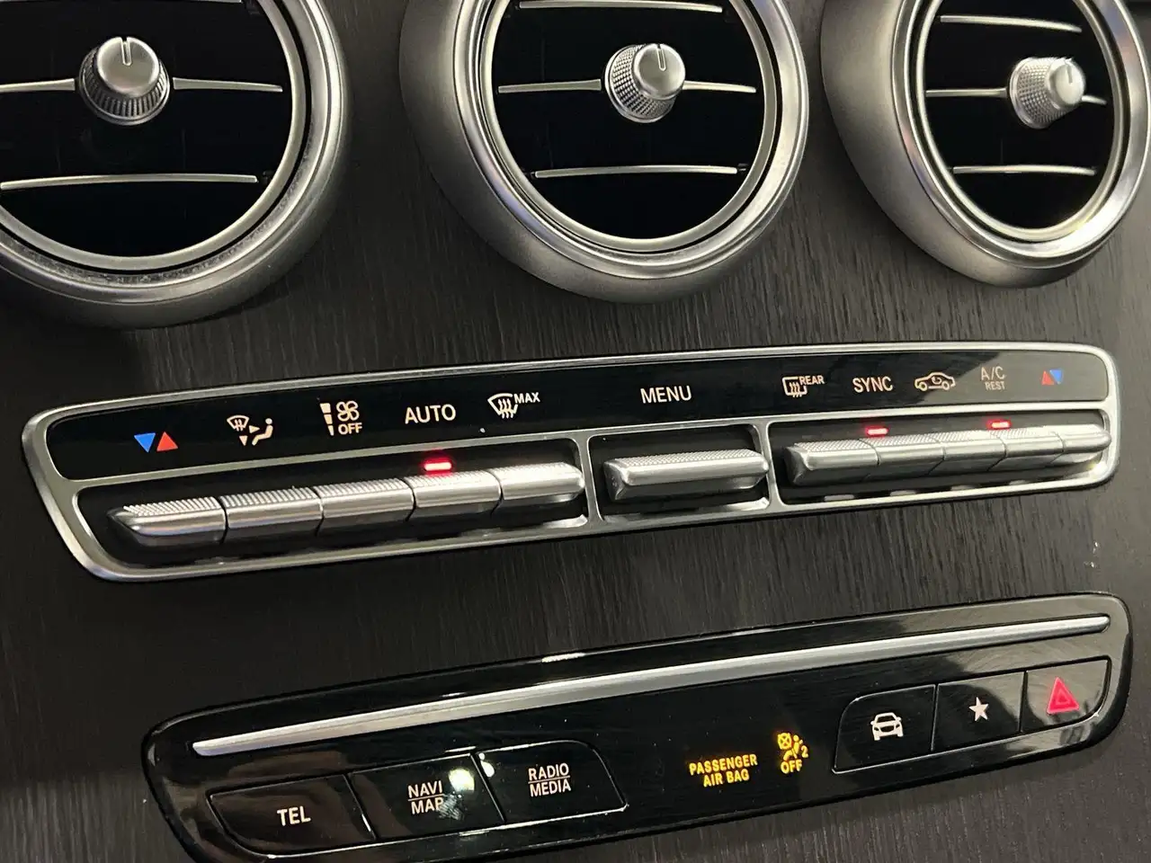 Mercedes-Benz GLC снимка Mercedes-Benz GLC