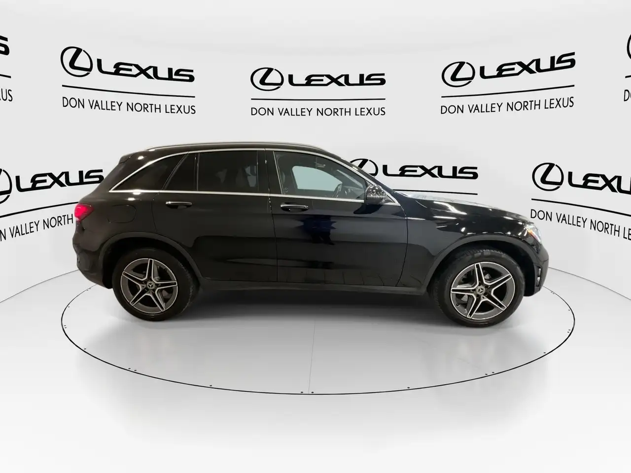 Mercedes-Benz GLC снимка Mercedes-Benz GLC