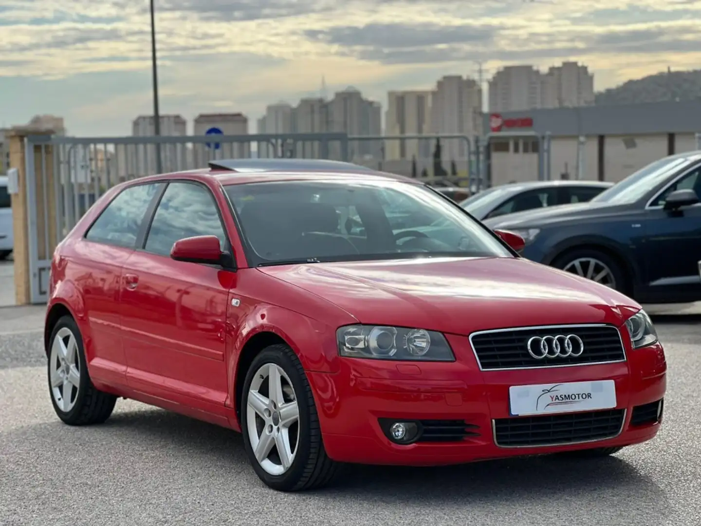 Audi A3 2.0 FSI Ambiente Tiptronic Rojo - 1
