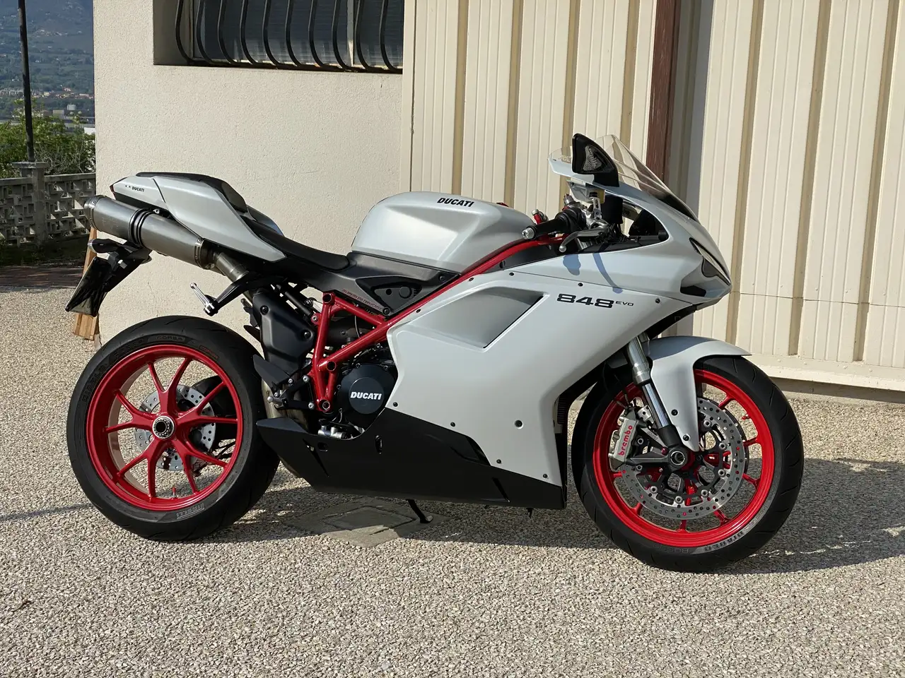 Ducati 848