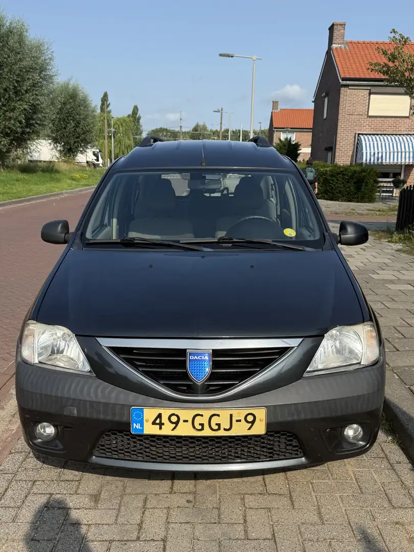 Dacia Logan 1.6 Lauréate Grijs - 1