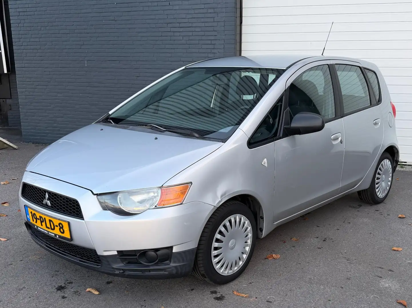 Mitsubishi Colt 1.1 Edition One UNIEK!/AIRCO/5DEURS/NAP Grijs - 2