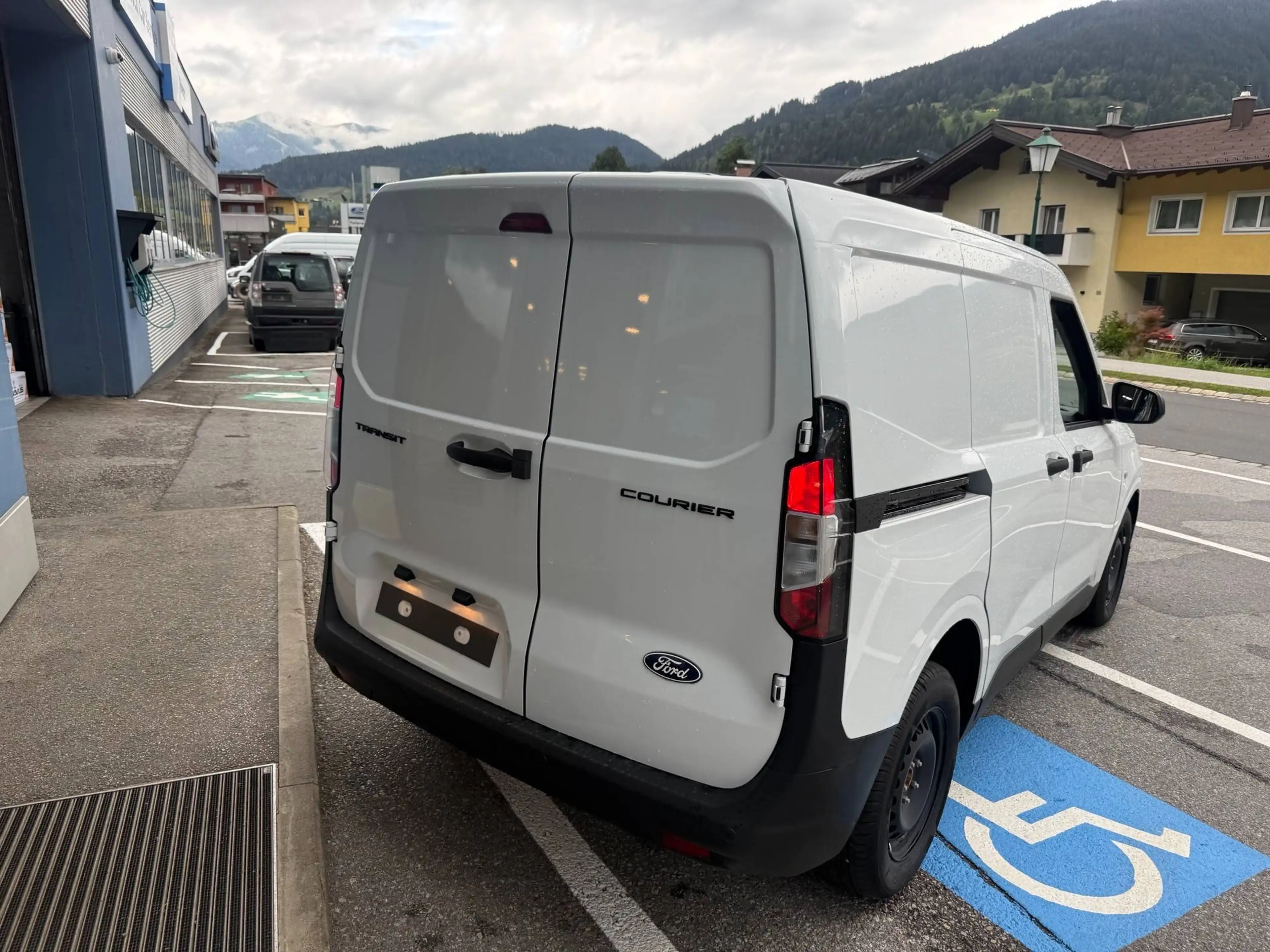 Ford Transit Courier Transit Courier Kastenwagen — photo 3