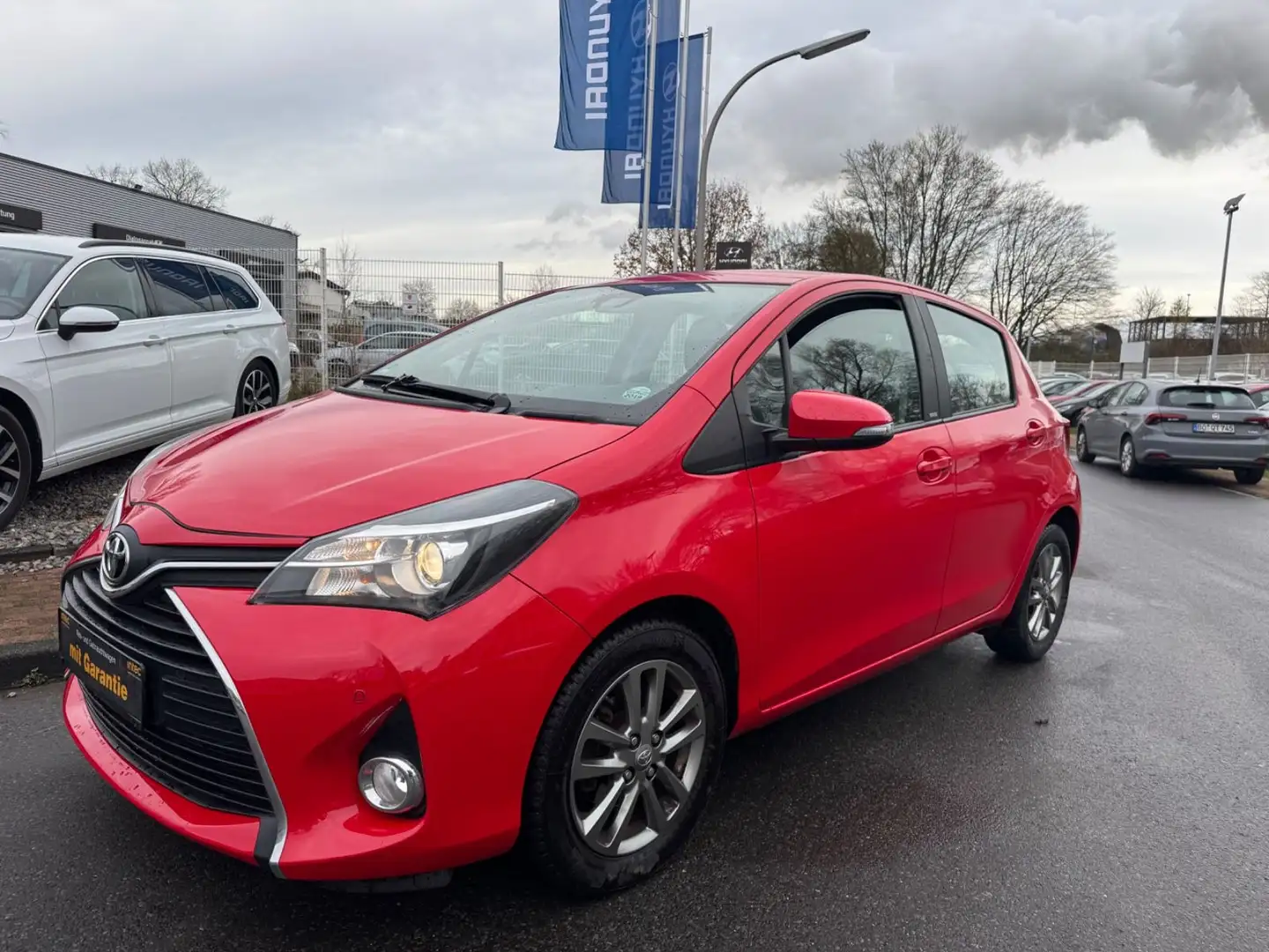 Toyota Yaris EDITION-S/1.HAND/KLIMA/NAVI/R.KAM/ALU/PDC/69TKM Rojo - 1