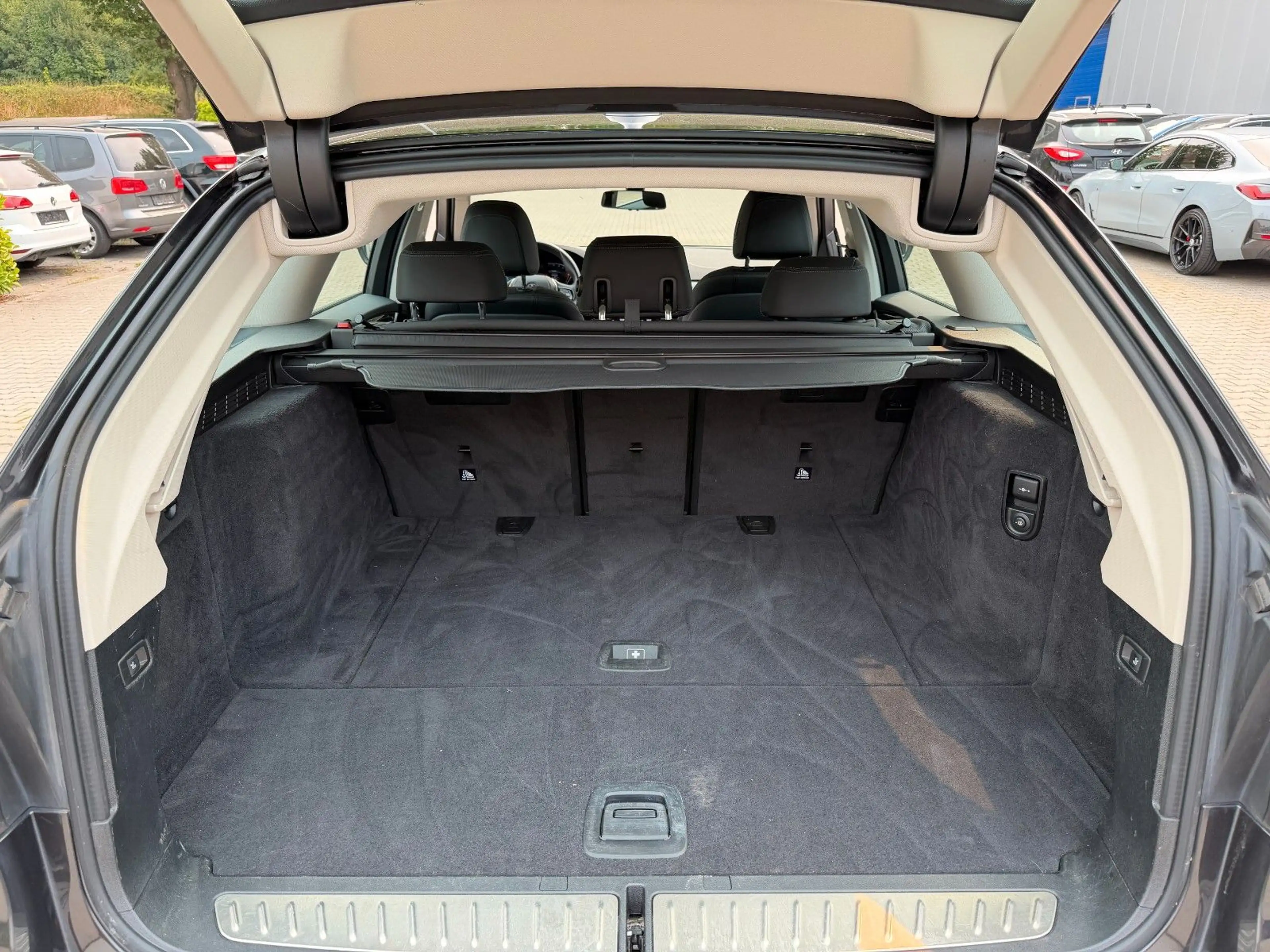 BMW 520 d Touring Garantie*KeyL*Navi*Car Play*Ambien — photo 14