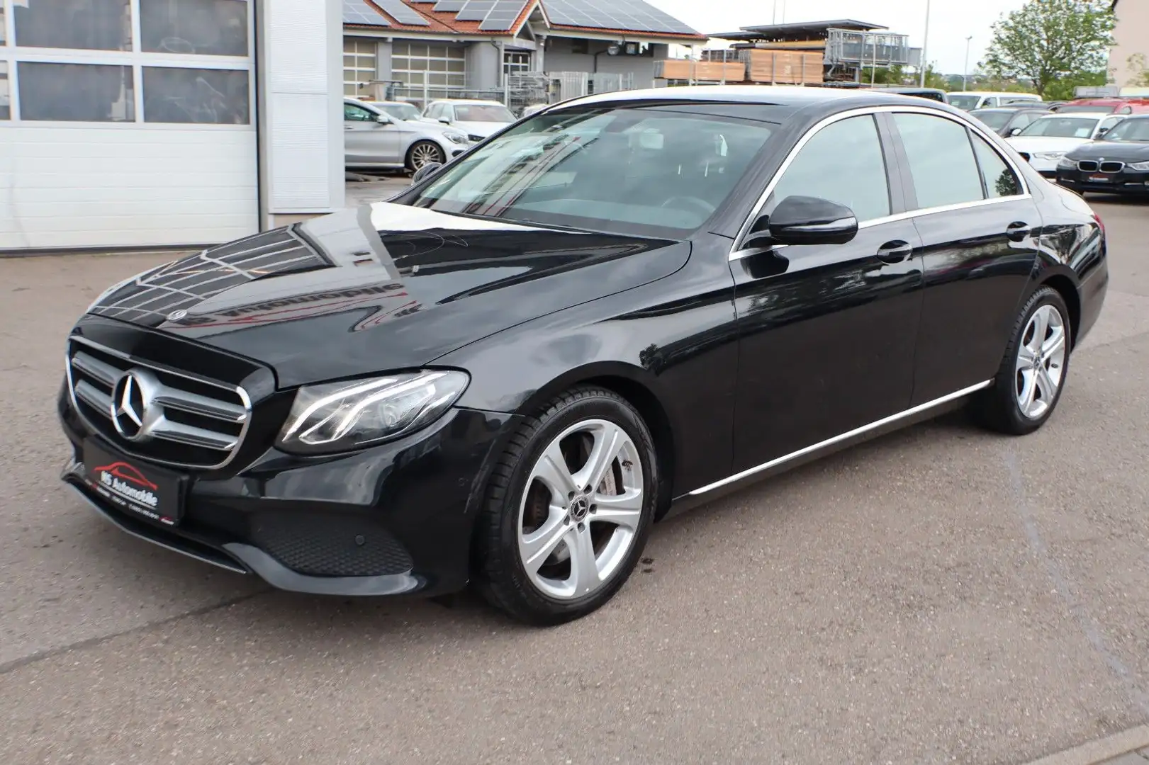 Mercedes-Benz E 400 Lim. 4-Matic Avantgarde Navi_LED_Kamera Black - 1