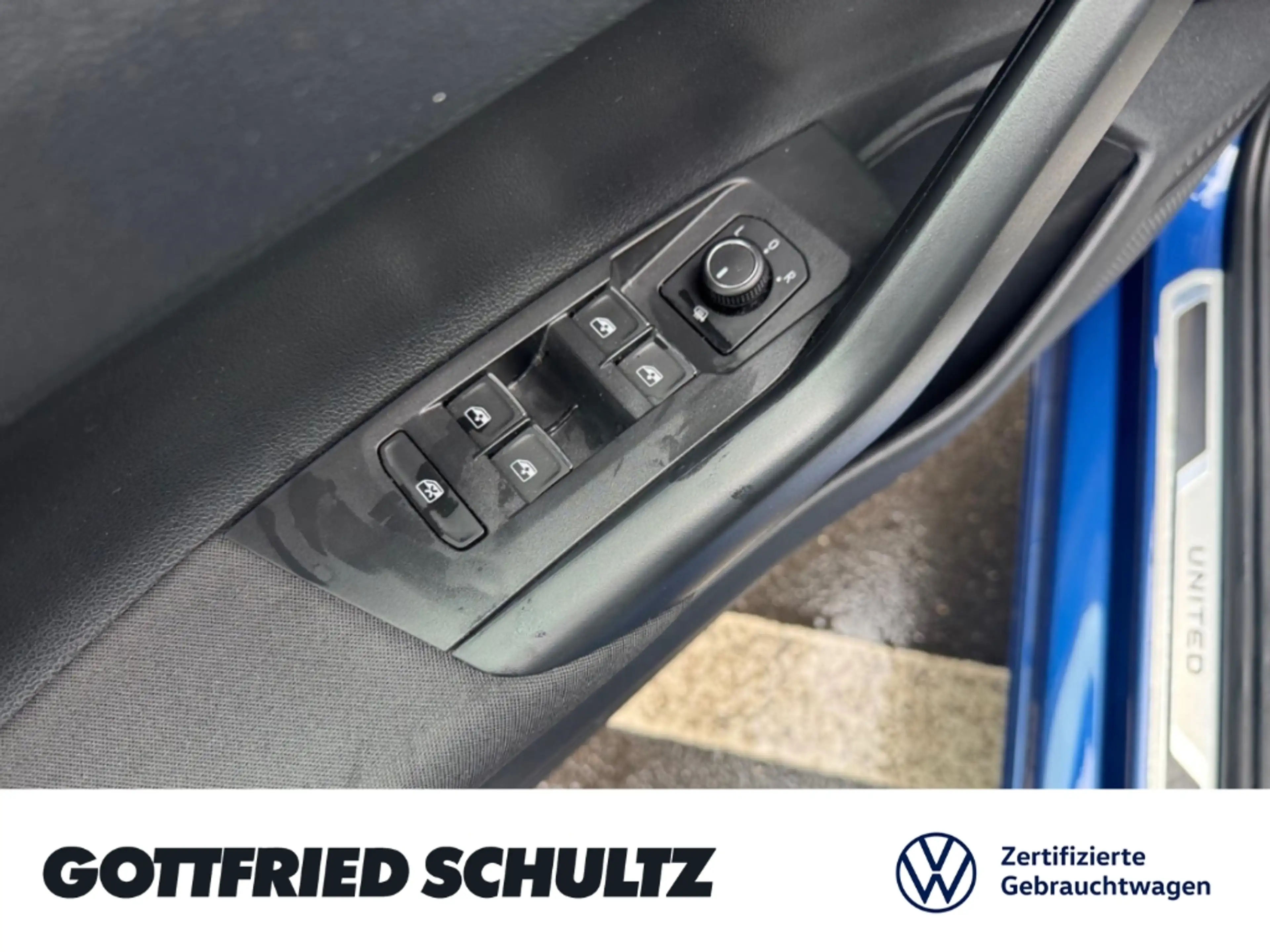 Volkswagen Polo UNITED TSI DSG NAVI EINPARKHILFE SITZHEIZUNG — photo 12