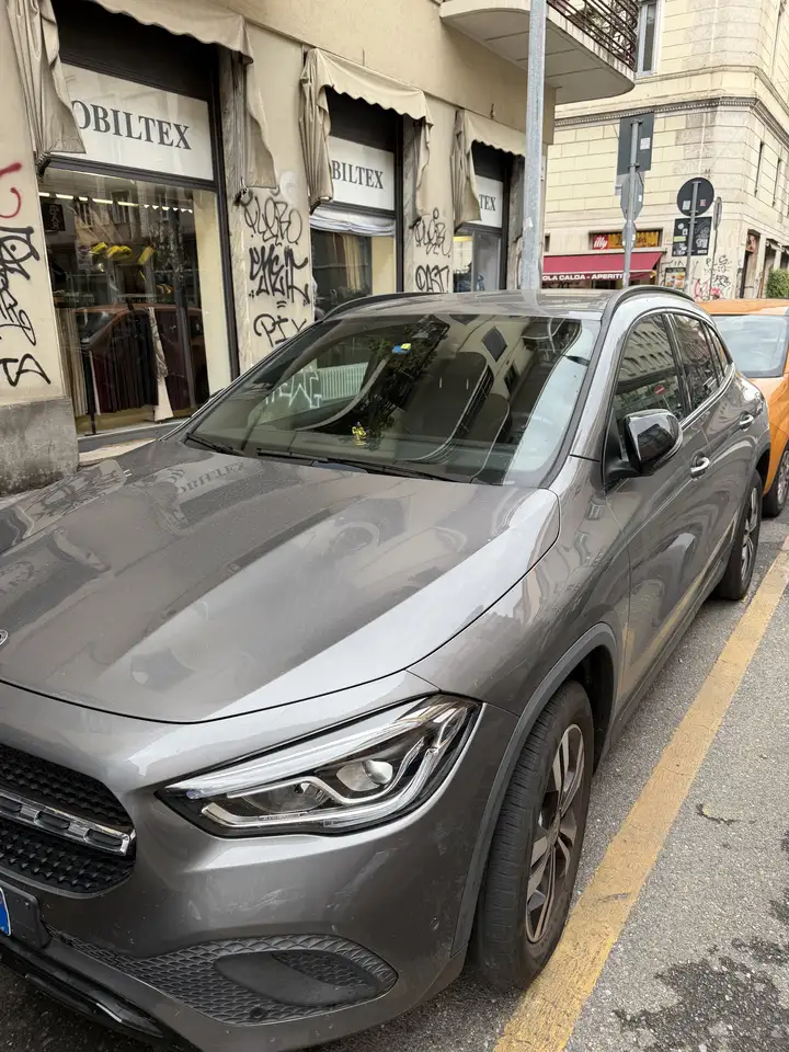 Mercedes-Benz GLA 180