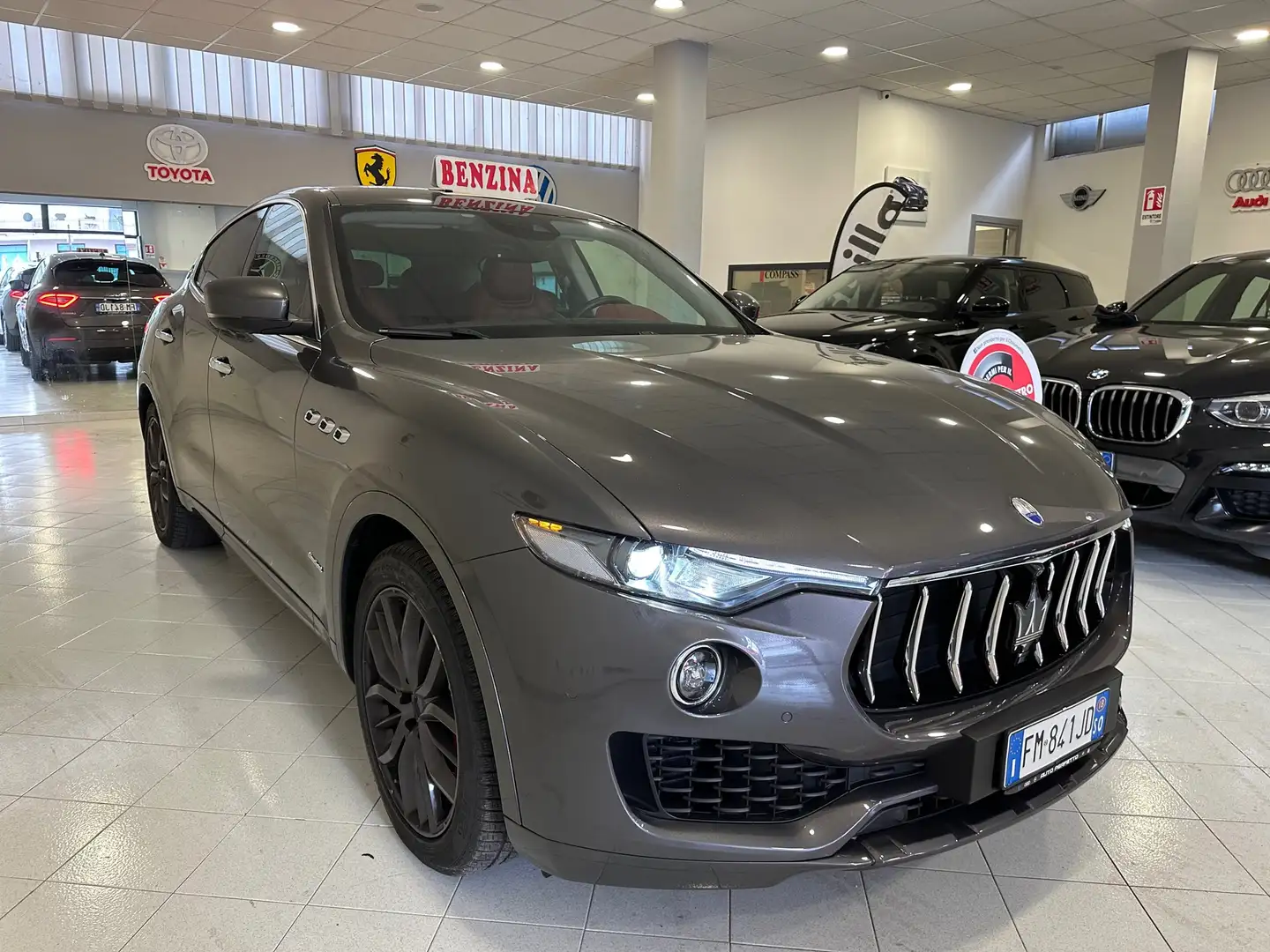 Maserati Levante 3.0 V6 Gransport 350cv auto Grigio - 2