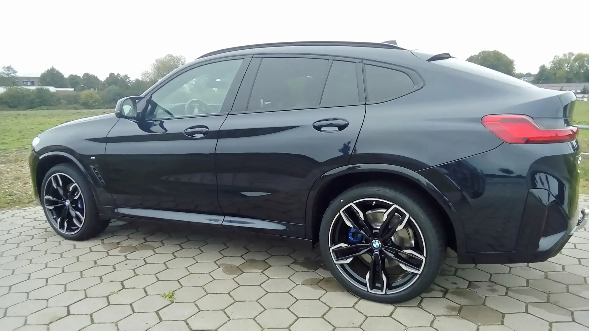 BMW X4 M40d +21"Alu+Sthzg+Pano+AHK+HUD+Laser+LKH+Garantie Schwarz - 2