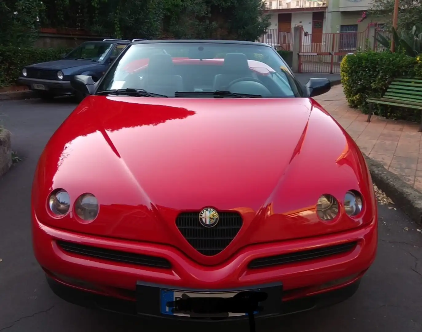 Alfa Romeo Spider Spider+2.0+16V+Twin+Spark+L Красный - 2