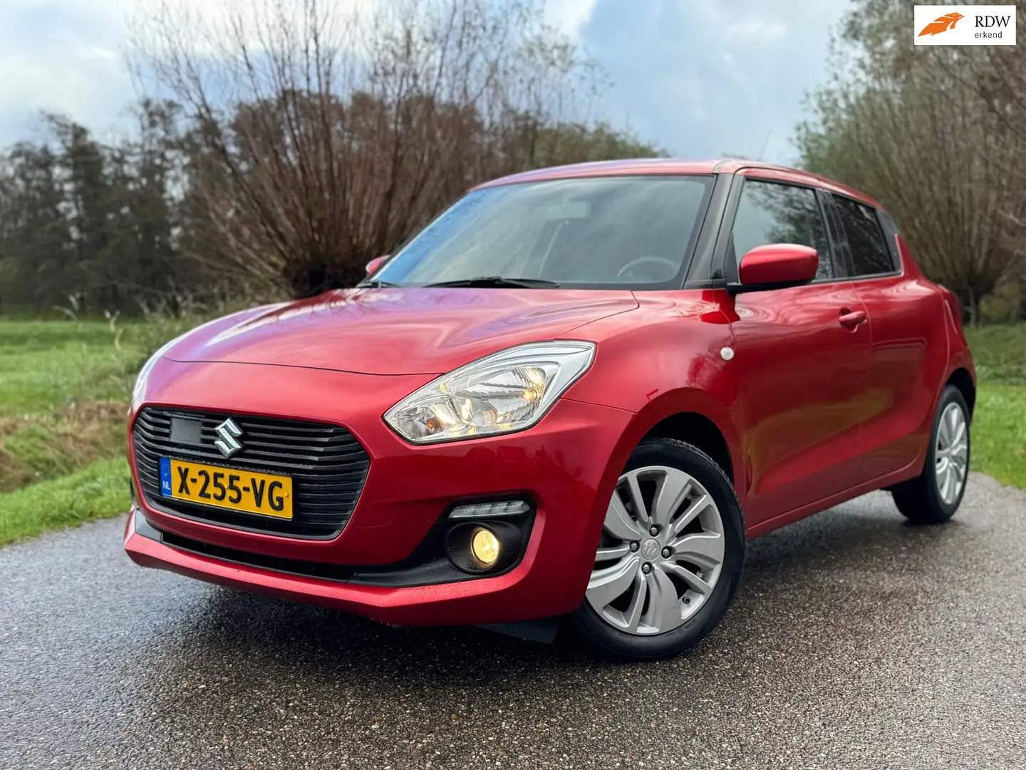 Suzuki Swift 1.0 Sportline - 111PK- Achteruitrij Camera - Adapt Rood - 1