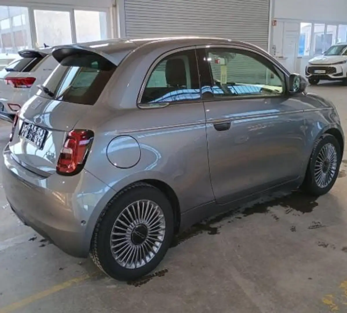 Fiat 500e 500 e NAVI/APP~SHZ~RFK~GRA~ALU~DAB~KLIMAAUTO~MFL Gris - 2