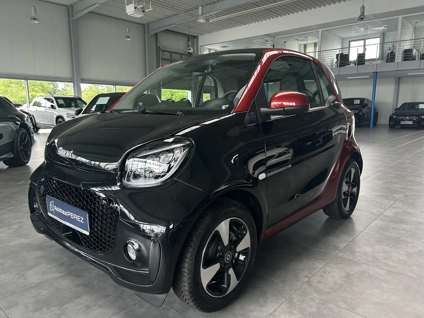 smart forTwo EQ EXCLUSIVE PANORAMA-22KW BORDLADER-RFK Schwarz - 2