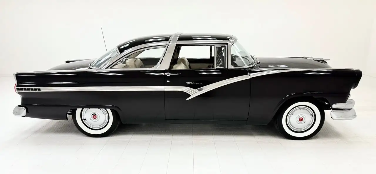 Ford Fairlane Crown Victoria 2 Door Hardtop, foto 6