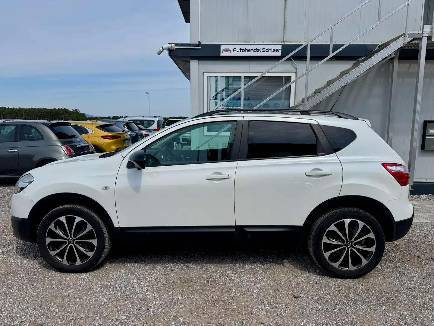 Nissan Qashqai 1.6 DCI 360 Weiß - 2