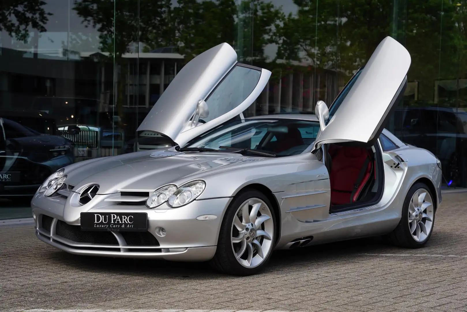 Mercedes-Benz SLR 5.4 V8 McLaren New Service 2026-05 Grau - 2