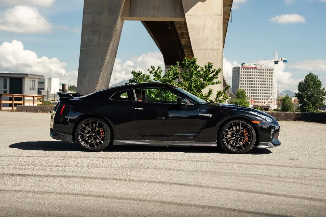 Nissan GT-R снимка Nissan GT-R