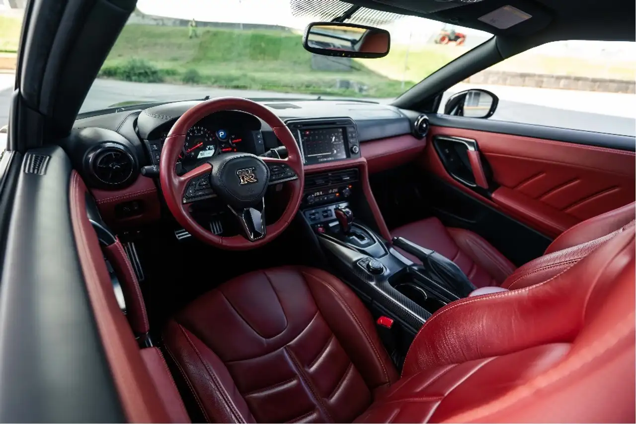 Nissan GT-R снимка Nissan GT-R