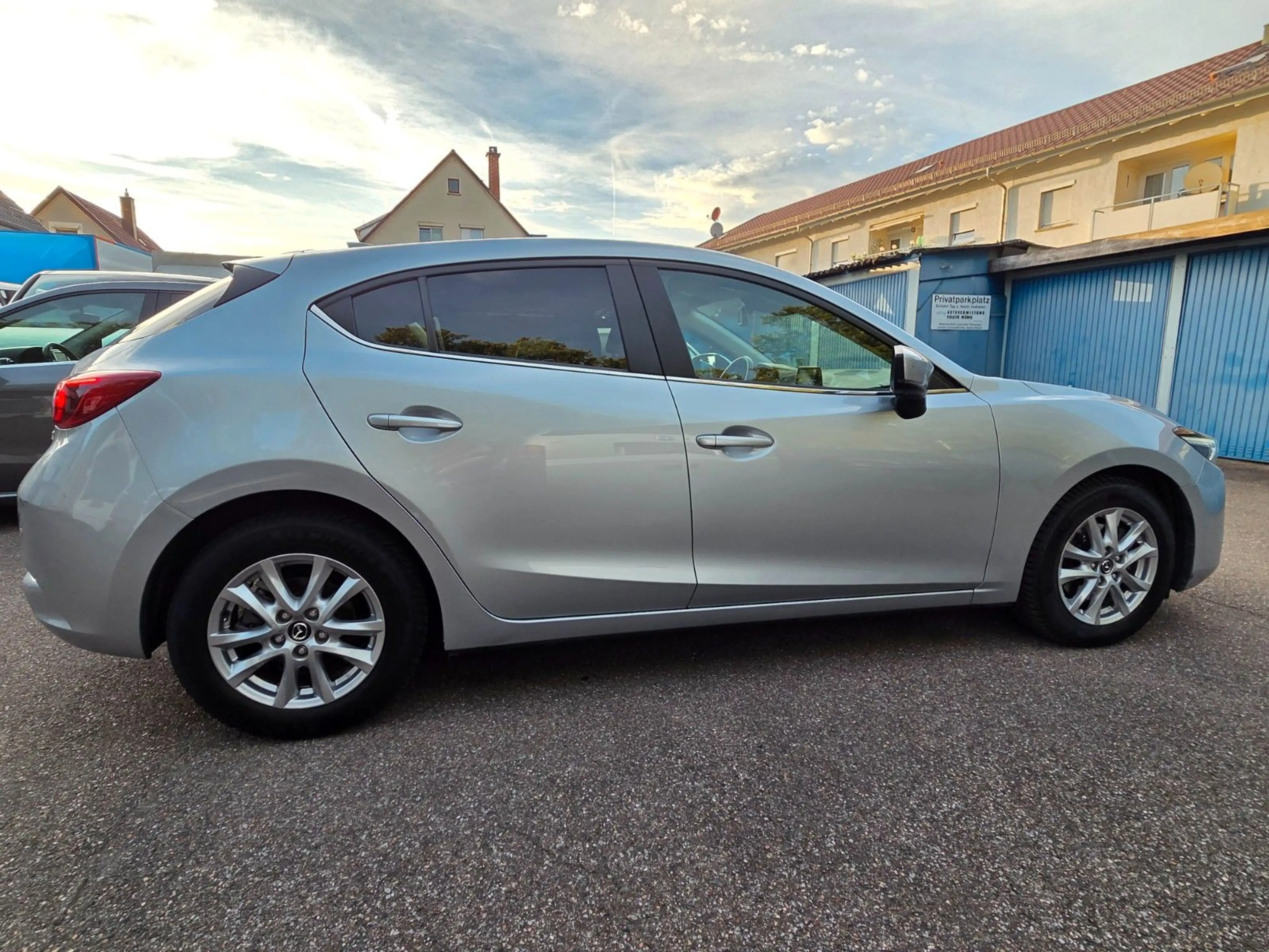 Mazda 3 Limo 2.0 Exclusive-Line SKYACTIV-G — photo 4