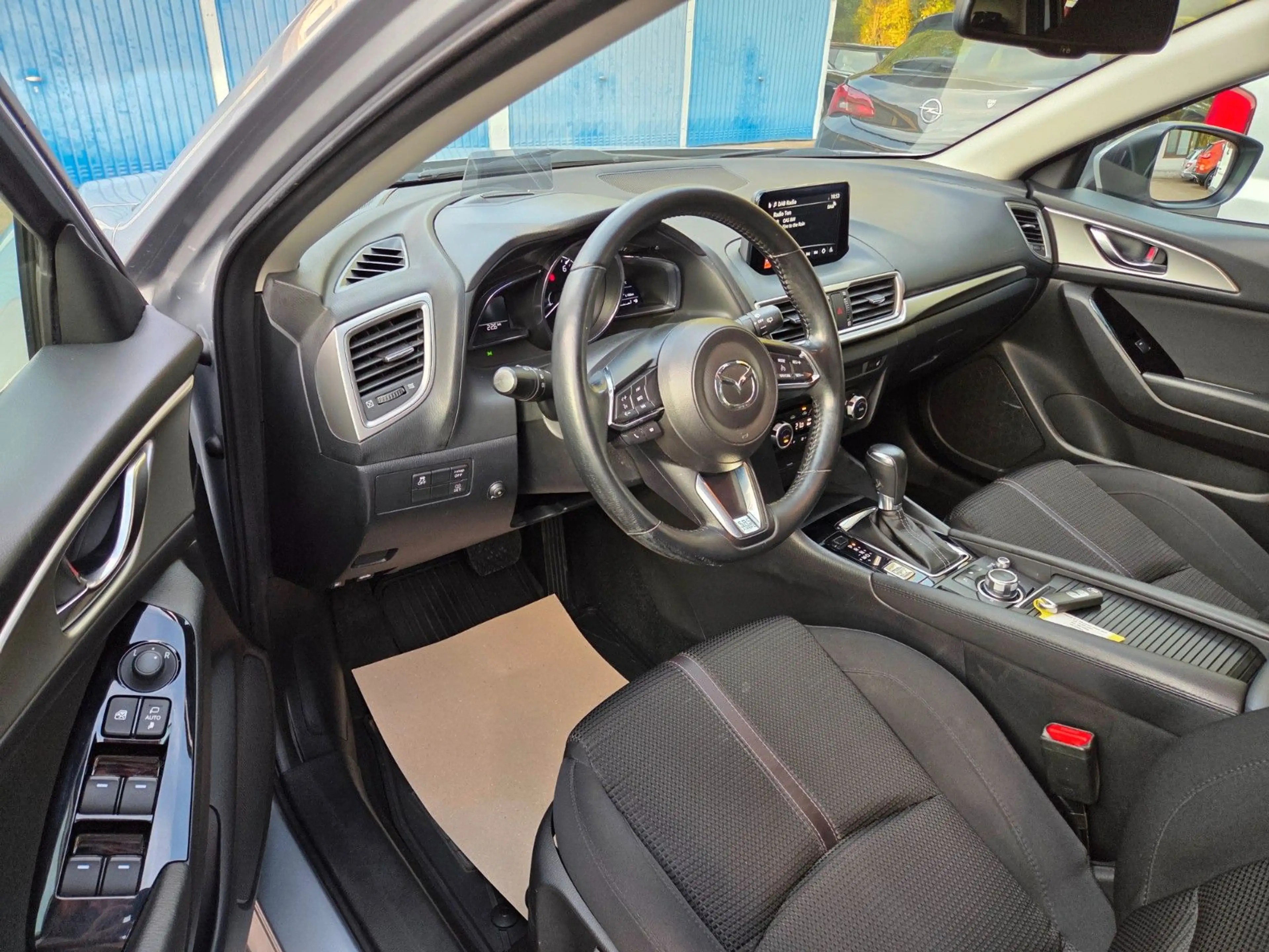 Mazda 3 Limo 2.0 Exclusive-Line SKYACTIV-G — photo 9