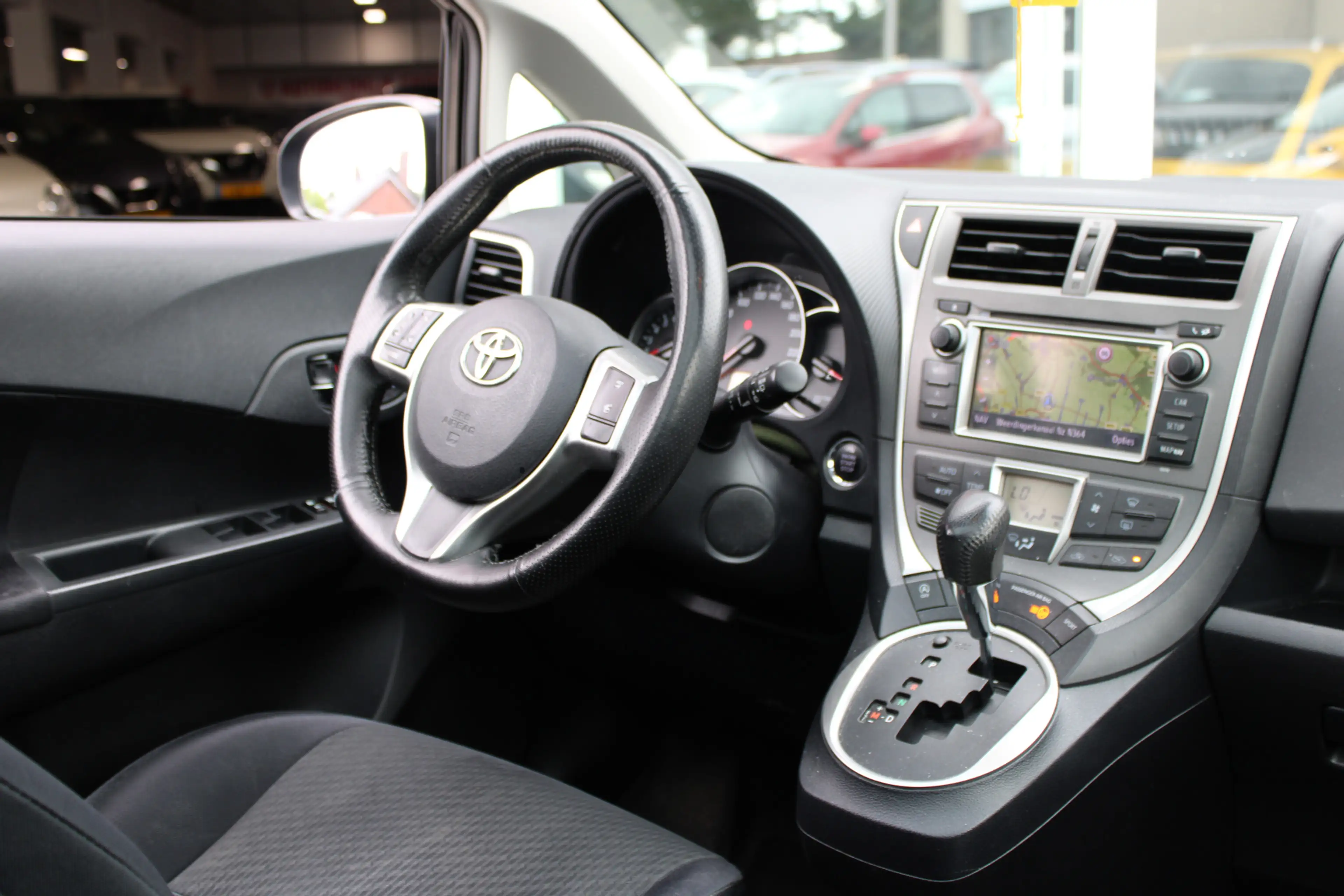 Toyota Verso-S 1.3 VVT-i Dynamic//Automaat//Pano//Trekhaak!! — photo 24