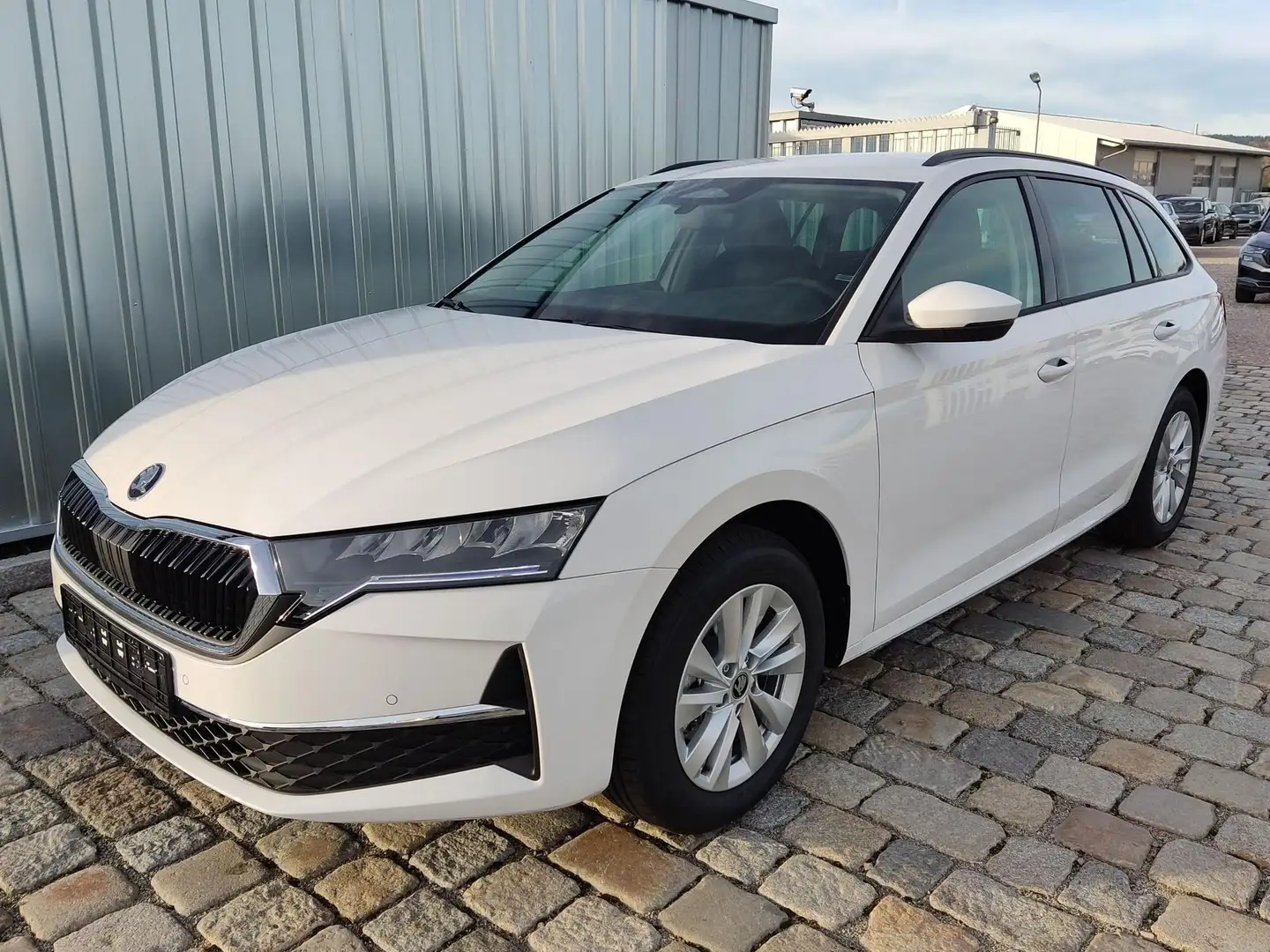 Skoda Octavia Combi Selection 2,0 TDI 150 PS DSG-4 Jahre Gara... Weiß - 1