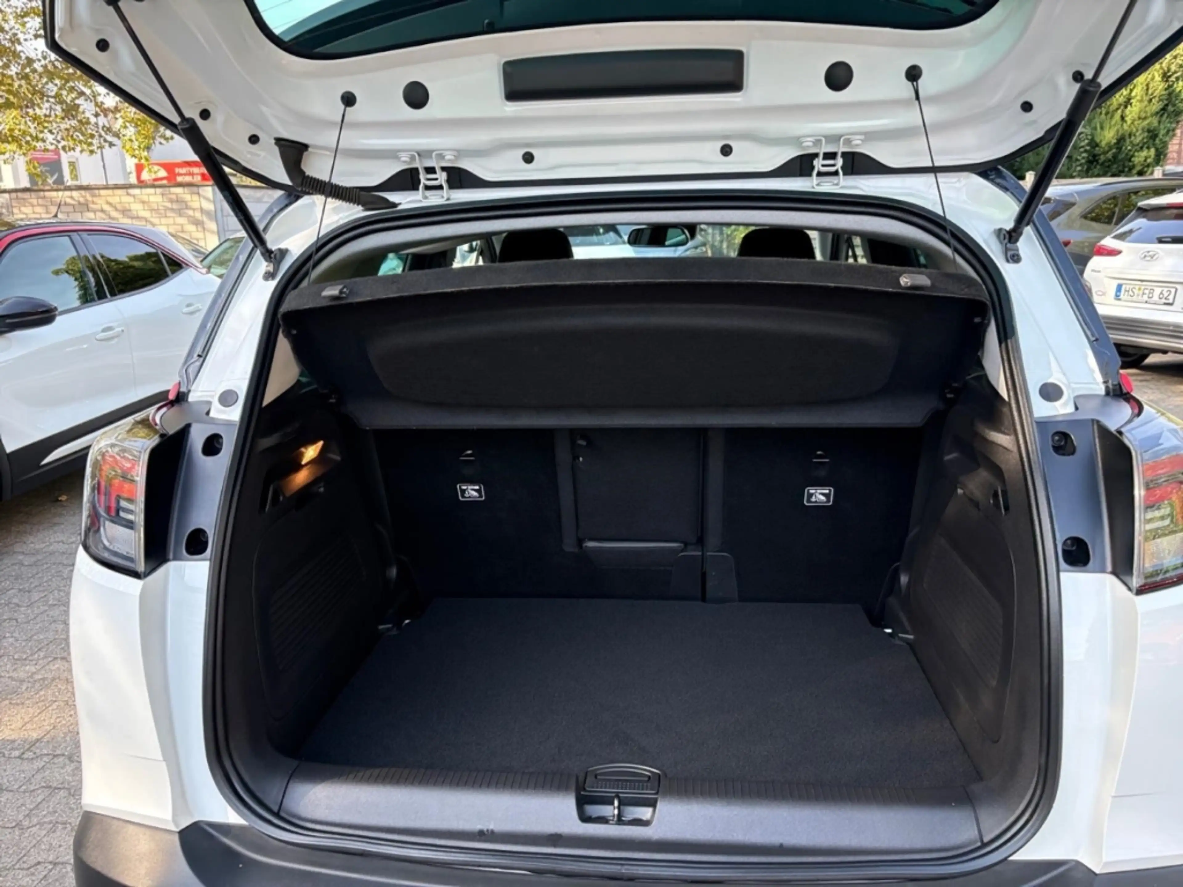 Opel Crossland GS Line 1.2/LED/TEILLEDER/RFK/BT/ALLWETTER/SHZ — photo 13