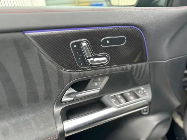 Mercedes-Benz GLA view 20