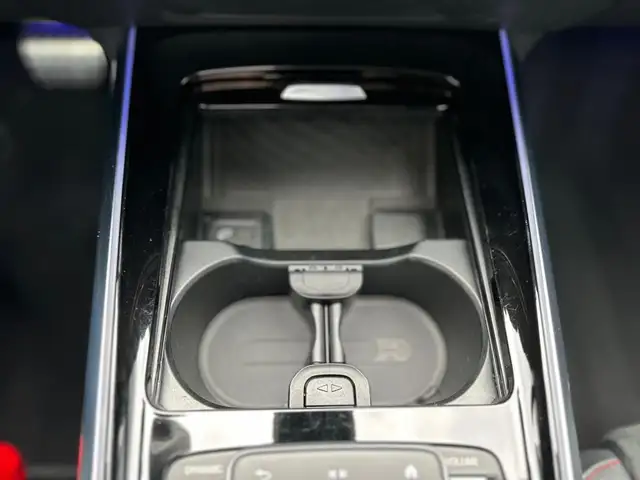 Mercedes-Benz GLA view 18