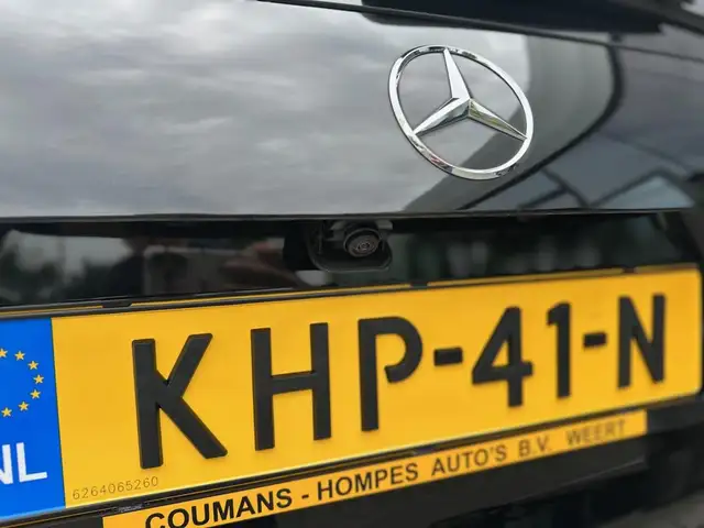 Mercedes-Benz GLA view 24