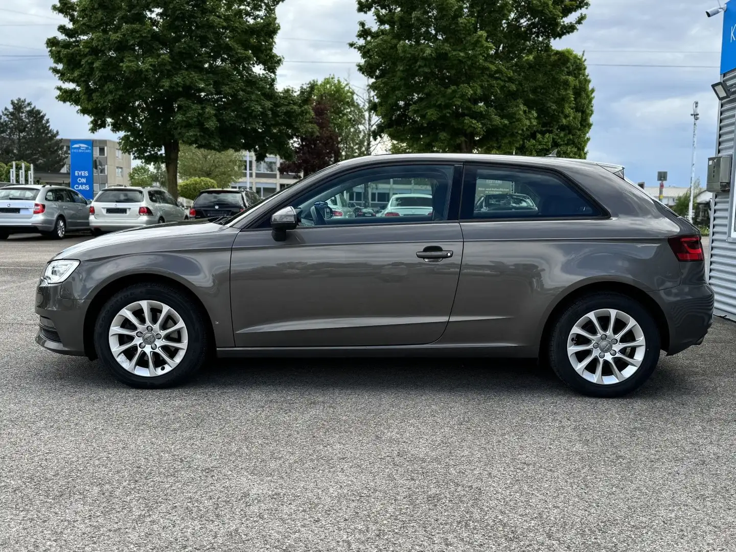 Audi A3 Attraction*ZR. NEU*NAVI*XENON*LED*PDC*SHZ*MMI Gris - 2