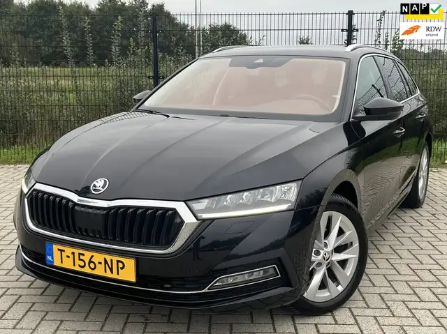 Skoda Octavia Combi 1.5 e-TSI Business Edition Plus | Carplay |