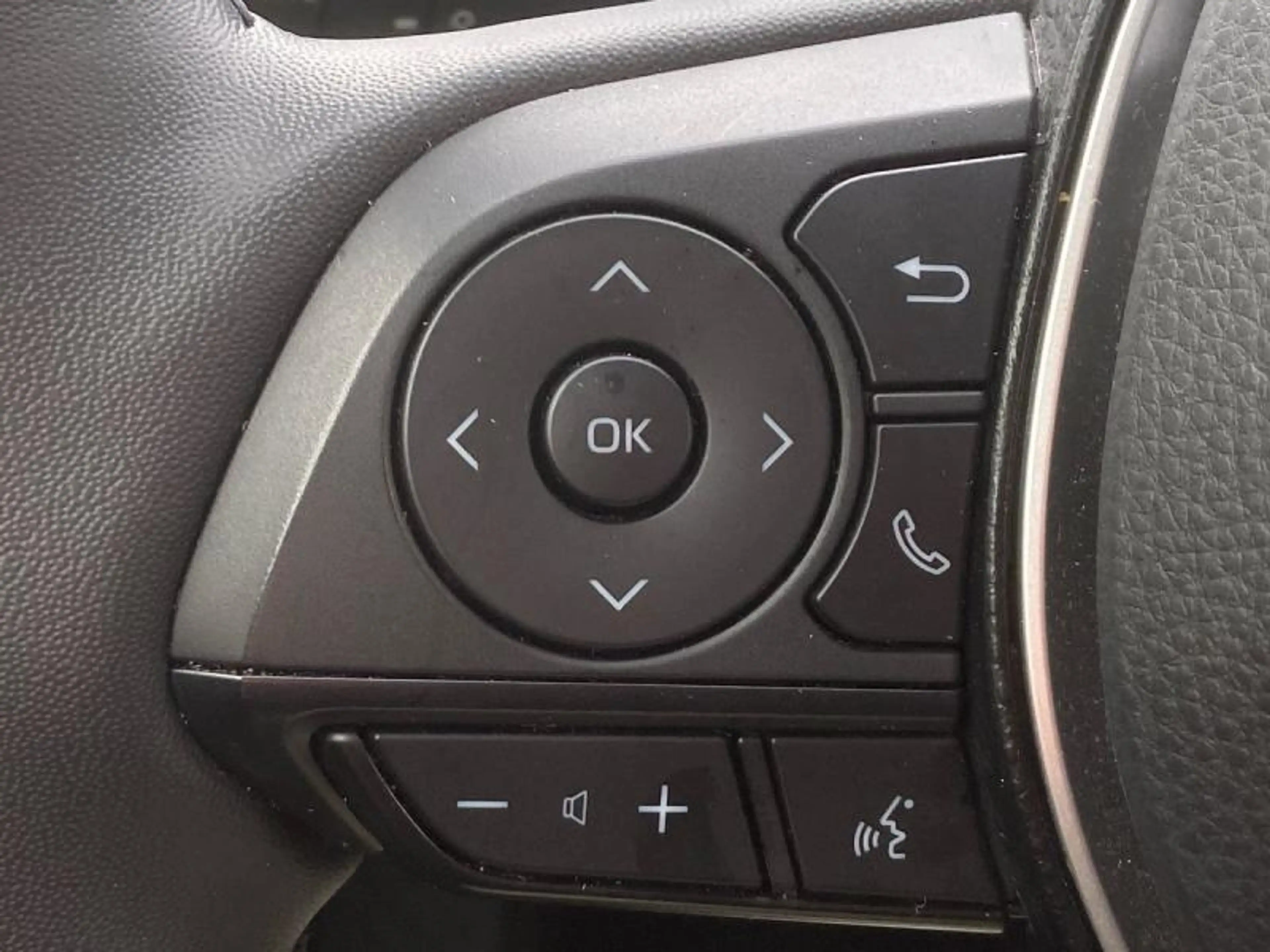 Toyota Corolla Cross Style+cam+gps+sens V+A — photo 14