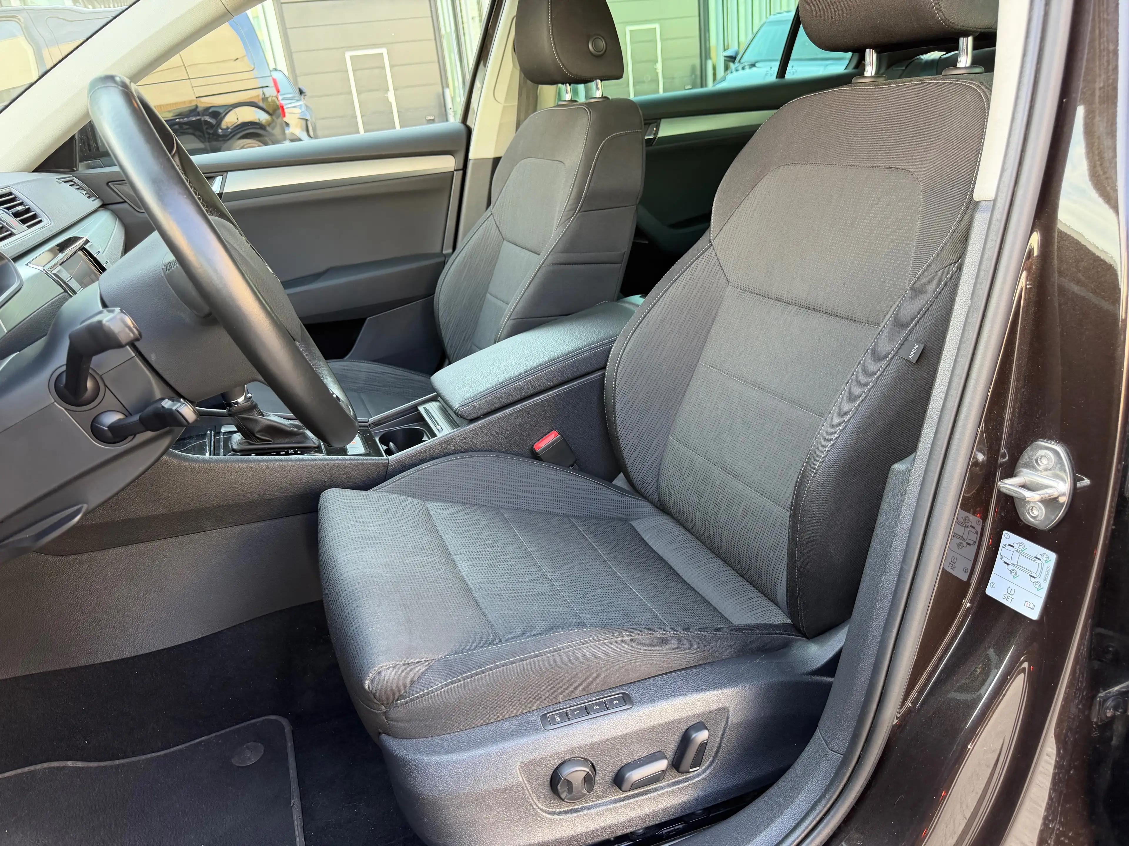Skoda Superb 1.4 TSI ACT Ambition DSG / Garantie 12 mois — photo 9