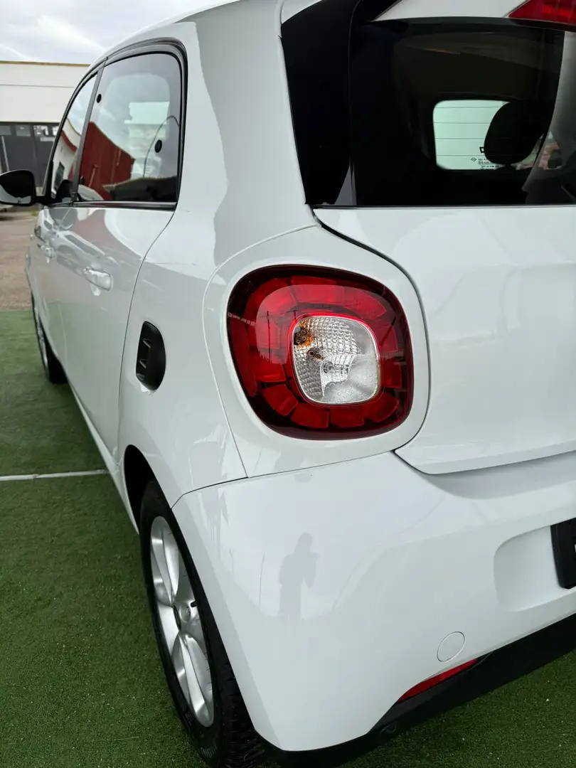 smart forFour 0.9 t Passion 90cv twinamic Blanc - 2