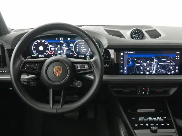Porsche Cayenne view 8