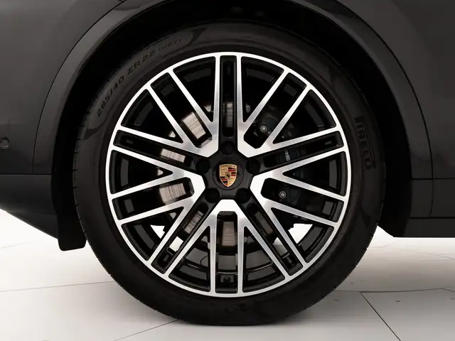 Porsche Cayenne view 6